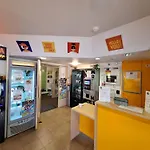 Enzo Proximite Zenith D' Auvergne Ex F1 Formule 1 Clermont Ferrand Issoire 酒店 Coudes