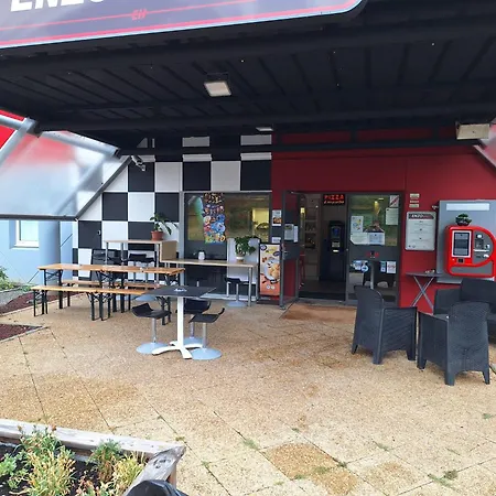 Отель Enzo Proximite Zenith D' Auvergne Ex F1 Formule 1 Clermont Ferrand Issoire 3*