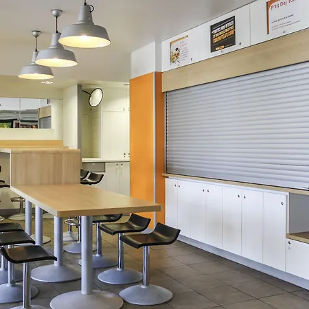 Enzo Proximite Zenith D' Auvergne Ex F1 Formule 1 Clermont Ferrand Issoire Отель Coudes