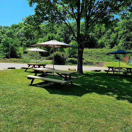 Enzo Proximite Zenith D' Auvergne Ex F1 Formule 1 Clermont Ferrand Issoire Отель 3*