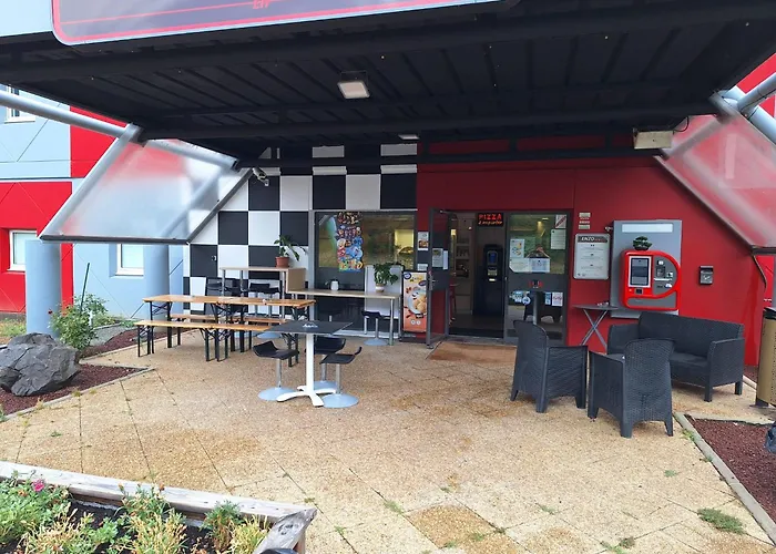 Отель Enzo Proximite Zenith D' Auvergne Ex F1 Formule 1 Clermont Ferrand Issoire 3*