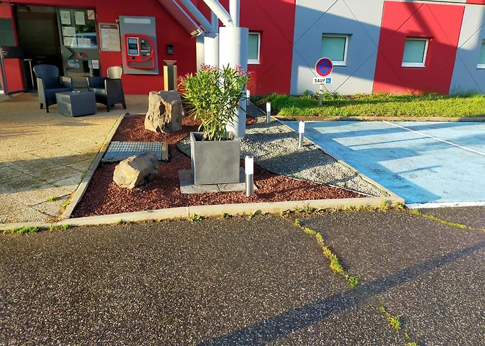 Enzo Proximite Zenith D' Auvergne Ex F1 Formule 1 Clermont Ferrand Issoire 3* Coudes