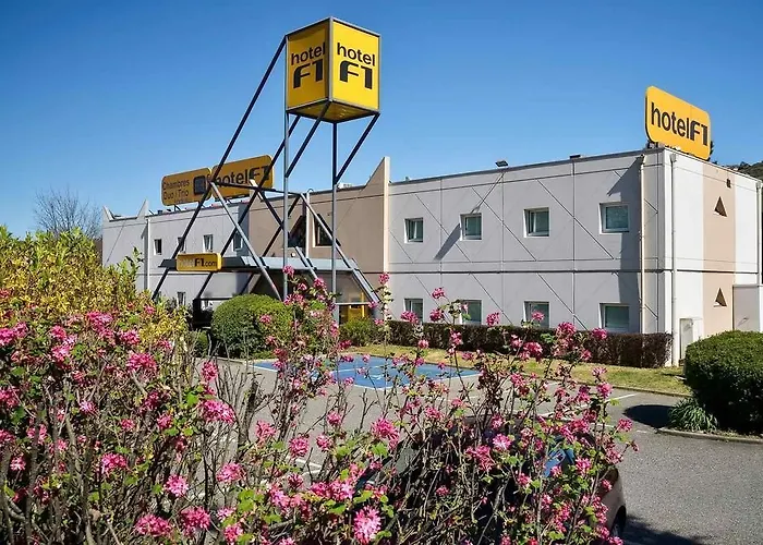 Enzo Proximite Zenith D' Auvergne Ex F1 Formule 1 Clermont Ferrand Issoire Отель Coudes